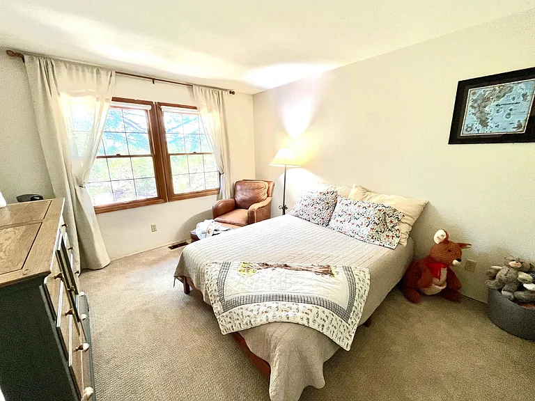 1872 Brookdale Dr — Photo 10