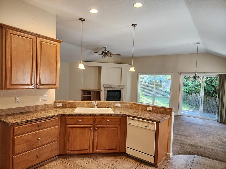 1956 Spicetree Ln SE — Photo 4