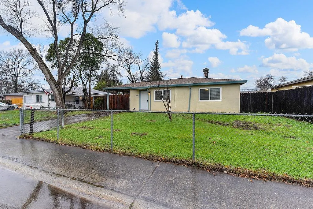 6537 Viscount Way photo 1