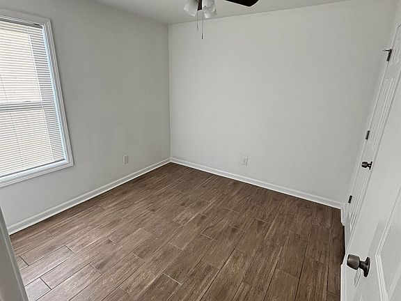 2nd image of 589 W Gilleas Rd