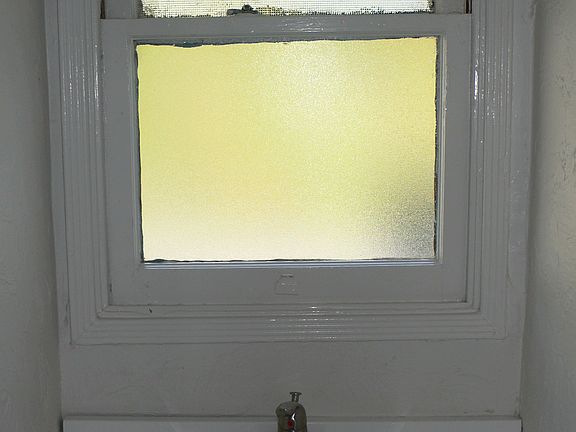 5th image of 1019 E Santa Clara St