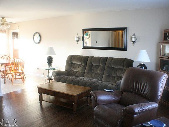 3rd image of 57 Oakwood Dr