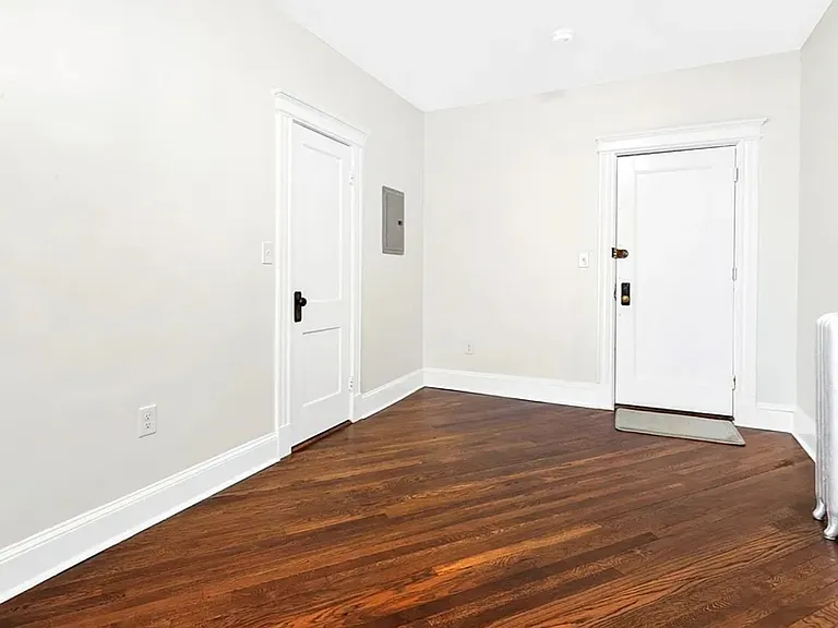 11 Park Dr — Photo 12