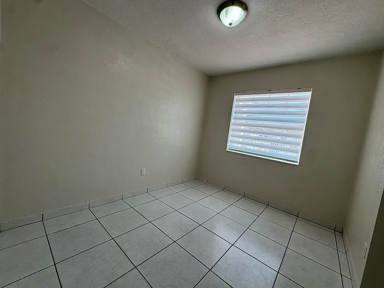 3540 NW 95th Ter — Photo 28