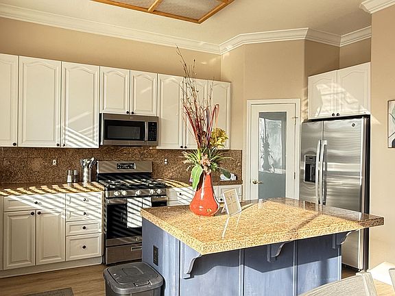 5th image of 9930 River View Cir