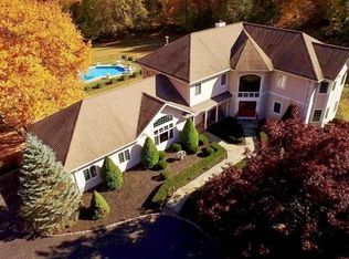 24 Greenlawn Rd, Katonah, NY 10536