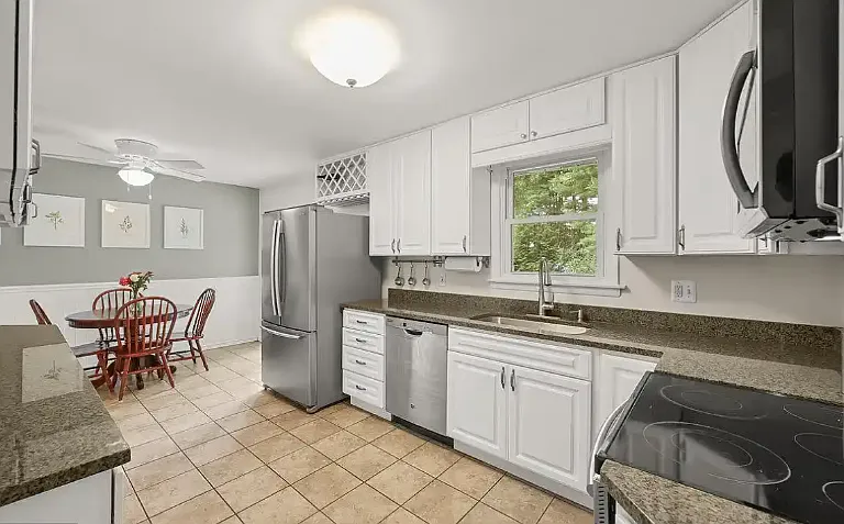 11 Denby Dr — Photo 4
