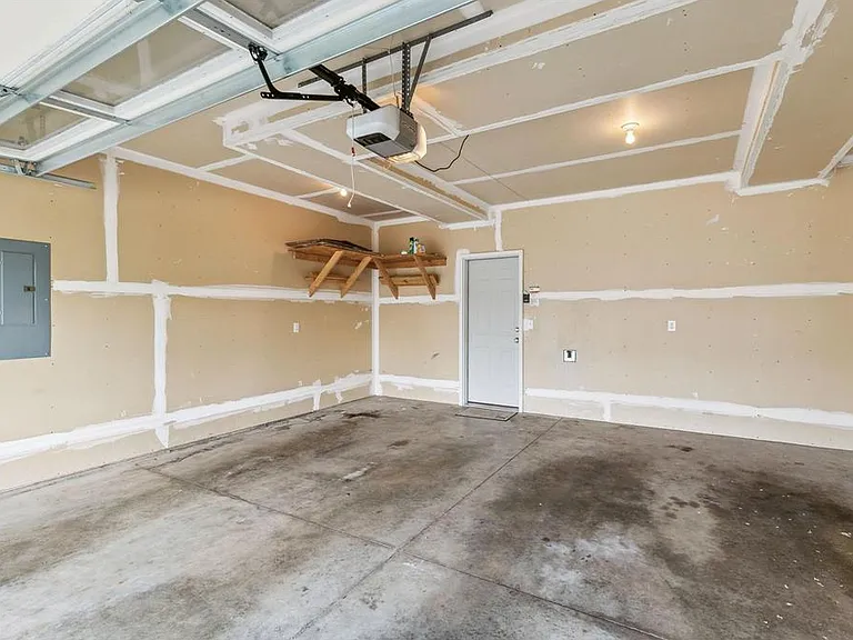 12420 Bataan St NE — Photo 28