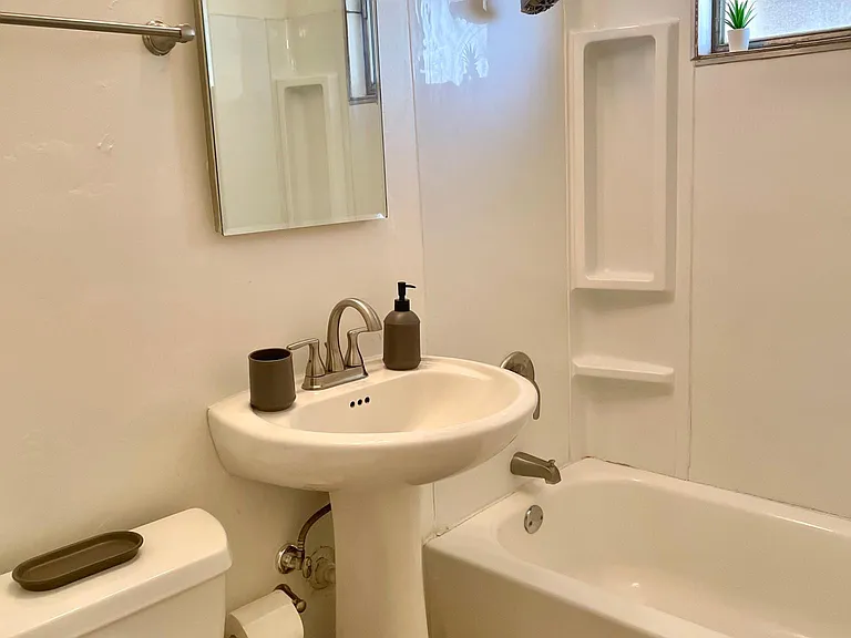 7725 N 23rd Ave — Photo 5