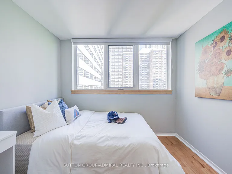 1055 Bay St #716 — Photo 21