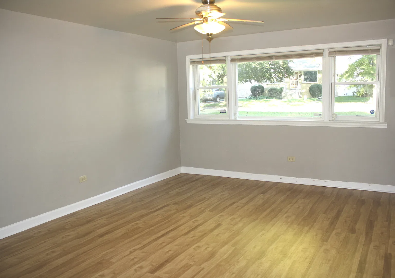 3 bed, 1040 sqft, $2,500 — Photo 3