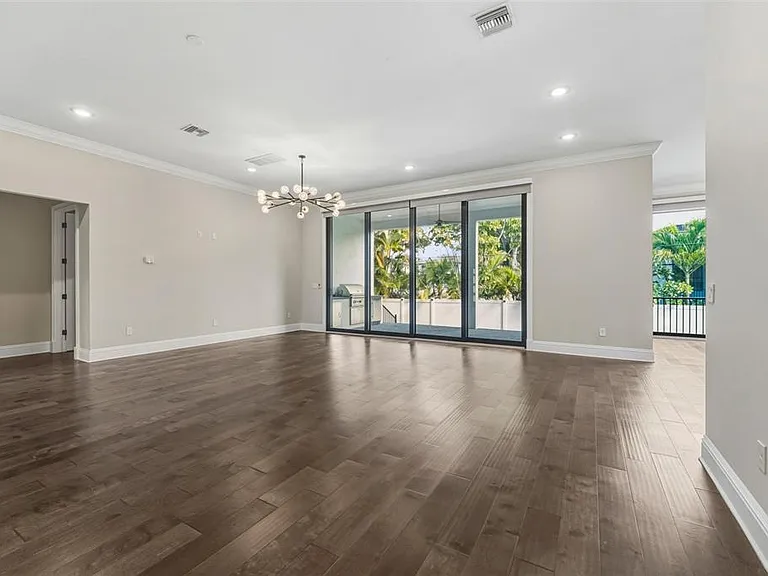 481 W Davis Blvd — Photo 9