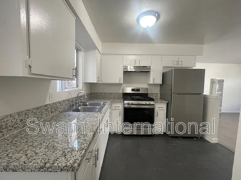 345 E Stepney St #4 — Photo 13