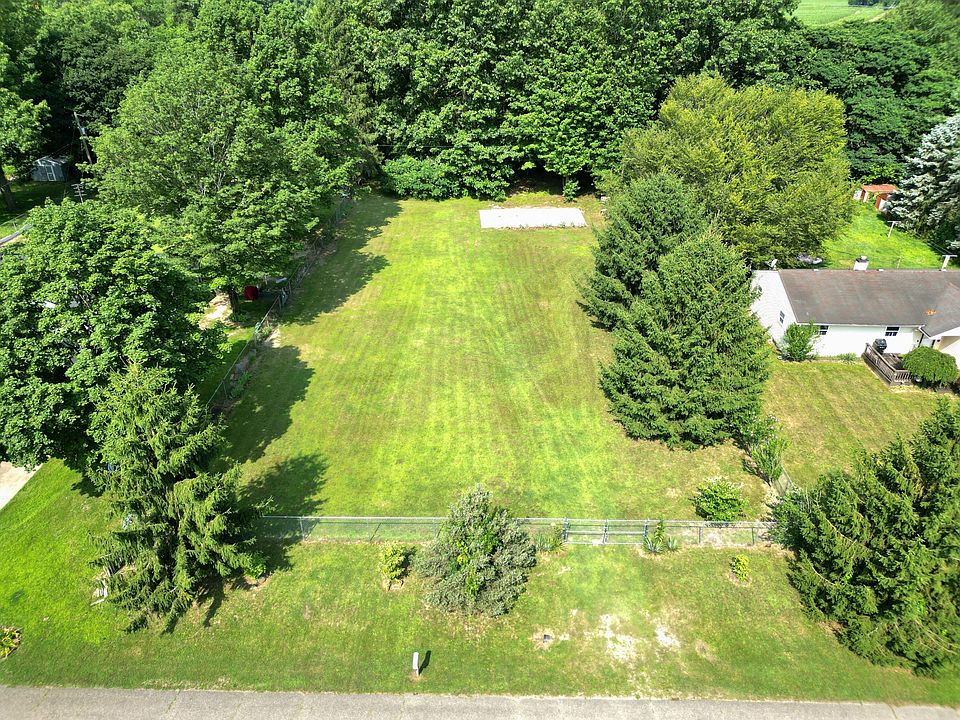 1st image of 71176 Spencer Rd