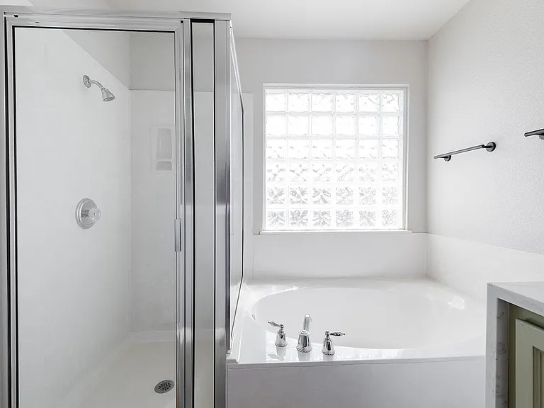 1733 Thompson Trl — Photo 15
