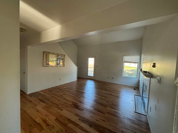 110 Glen Combe Cir