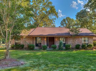 15 Allbritton Rd, Huntsville, TX 77320