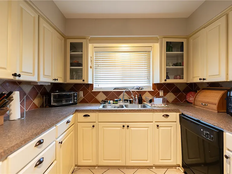 104 W Janin Cir — Photo 8