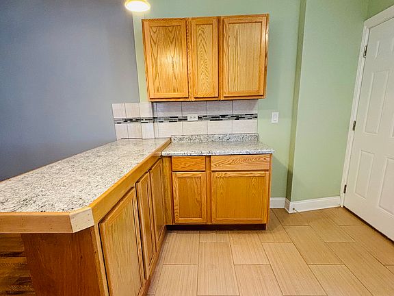 5th image of 3411 N Milwaukee Ave #2R