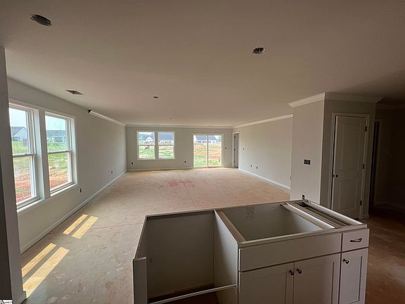 4th image of 141 Deno Dr #18