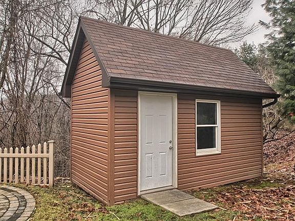 5th image of 289 Lynn Ann Dr