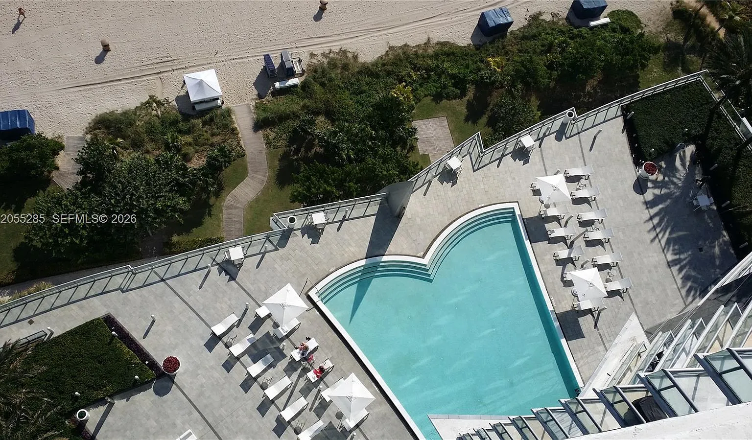 Jade Ocean Condo — Photo 2