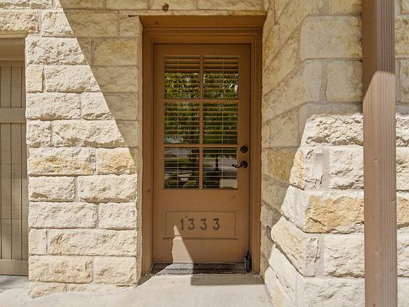 4th image of 1333 E 41st Pl