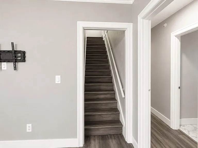 9327 NE Glisan St #1 — Photo 17