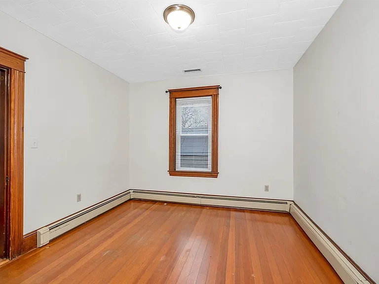 7 Sladen St #2 — Photo 5