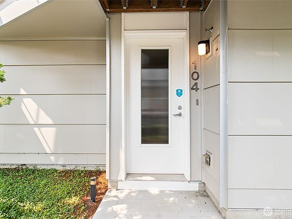 4th image of 15130 NE 81st Way #104