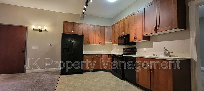 2 bed, 1.0 bath, 800 sqft, $1,200 — Photo 4