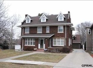5122 Davenport St, Omaha, NE 68132