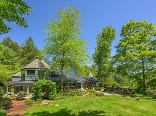 7 Wheatley Dr, Lenox, MA 01240