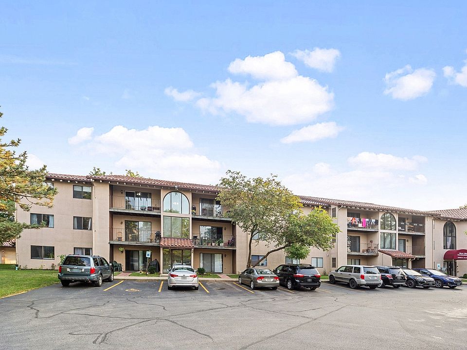 1st image of 21W581 North Ave APT 55
