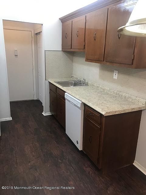 2nd image of 3 Pine Cluster Cir Unit E