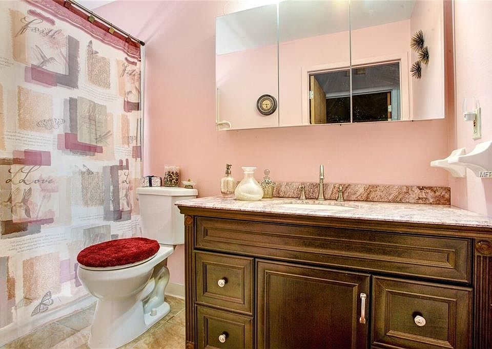 2nd image of 4703 N 32nd St