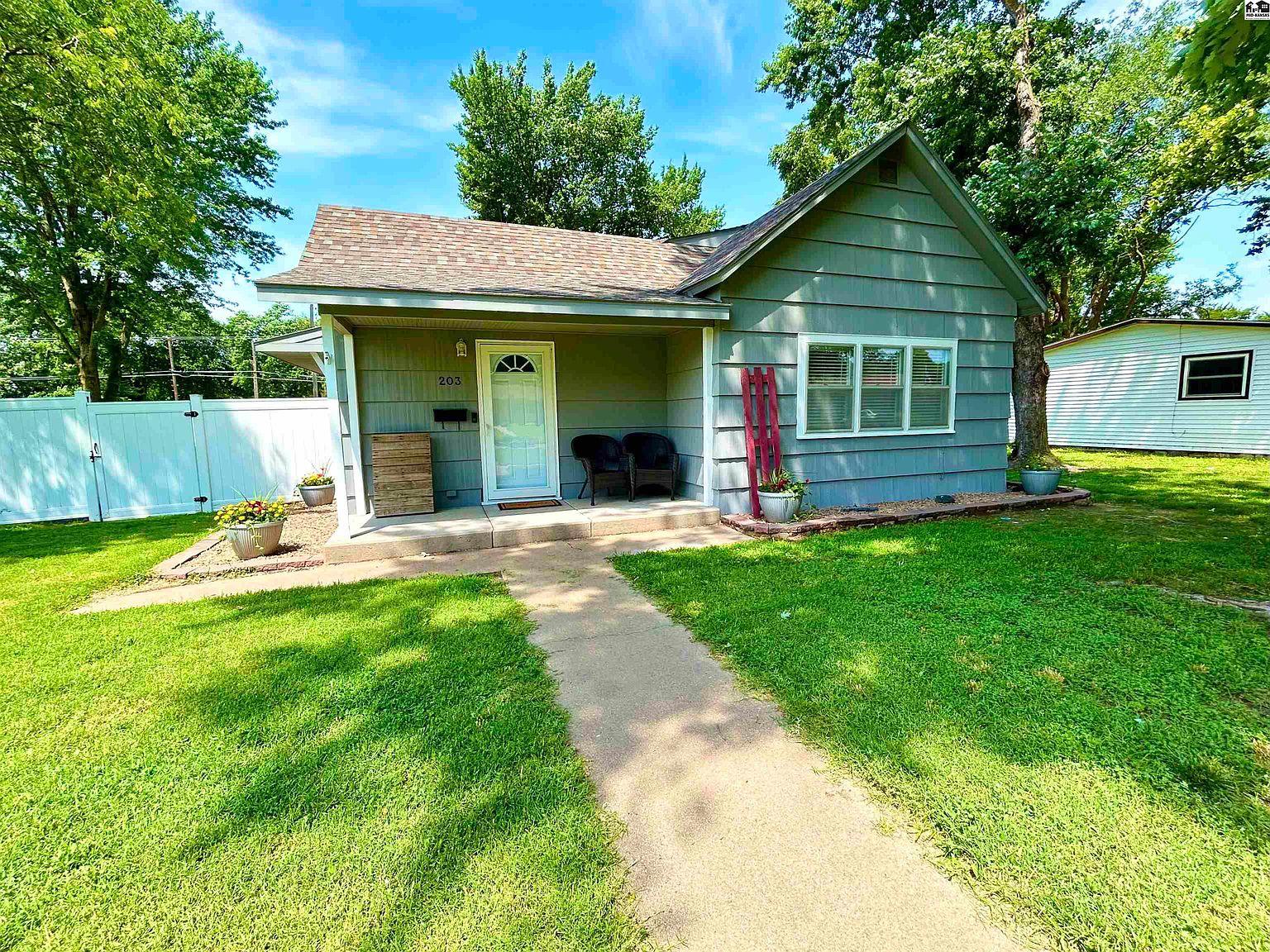 203 N 3rd St, Sterling, KS 67579 MLS 48720 Zillow