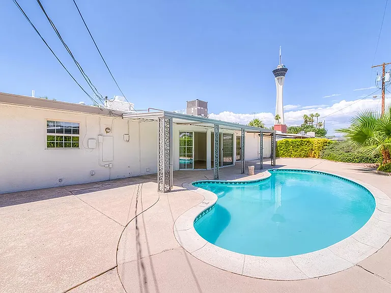 557 Canosa Ave — Photo 40