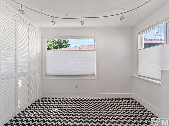 5th image of 912 Oxford Ave