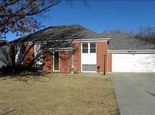 1800 SW 29th Ter, Topeka, KS 66611