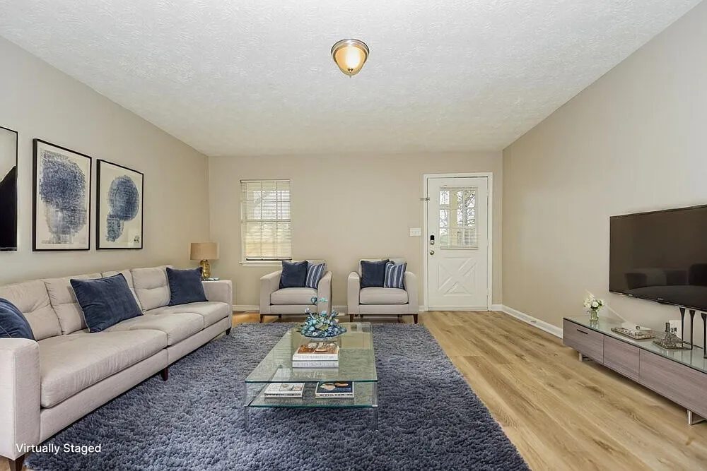 3 bed, 2.0 bath, 1423 sqft, $1,605 — Photo 3