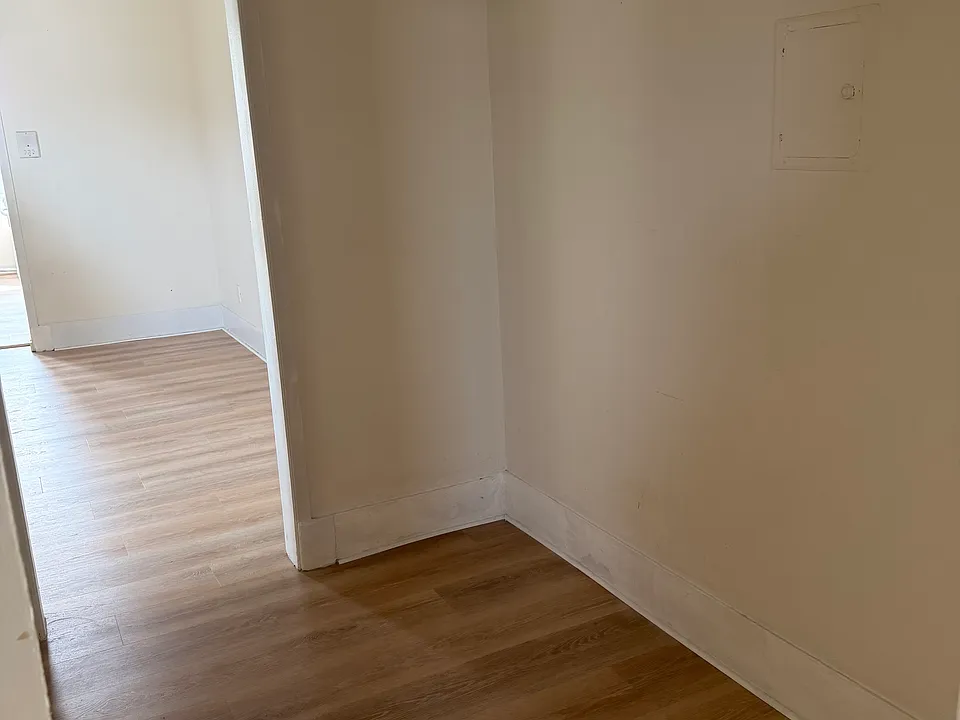 901 Summit Ave #1