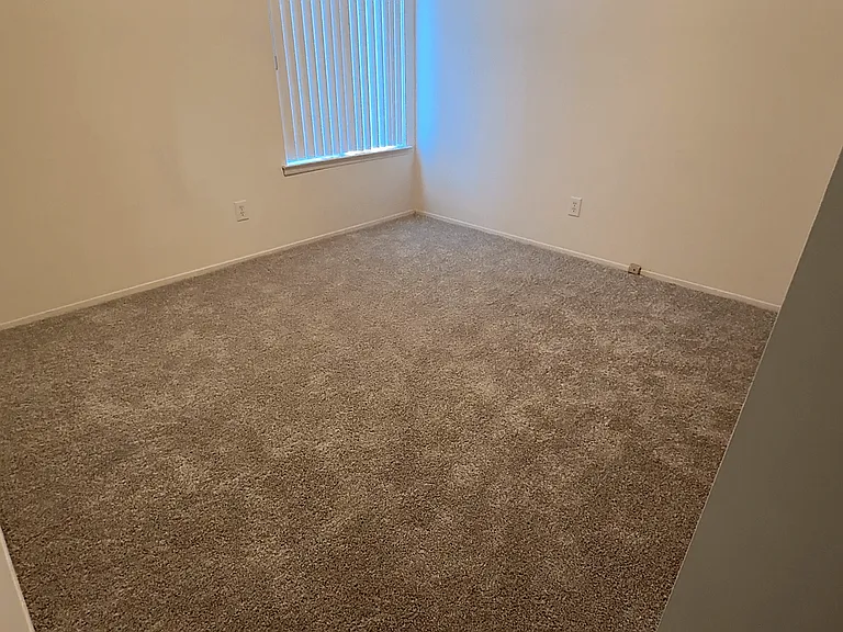 Eastwood Village Apartments — Photo 53