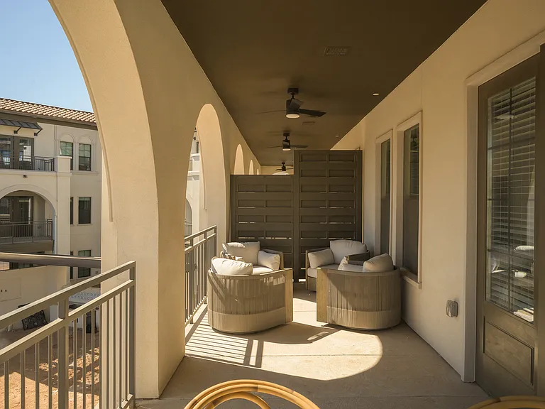 The Beverly — Photo 16