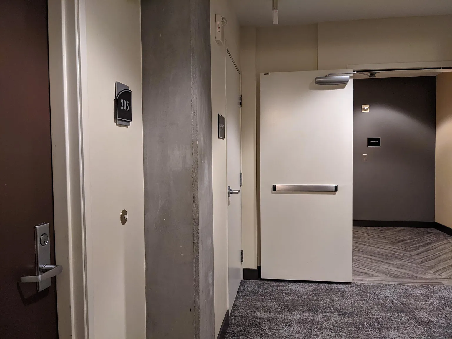1 bed, 865 sqft, $2,780 — Photo 3
