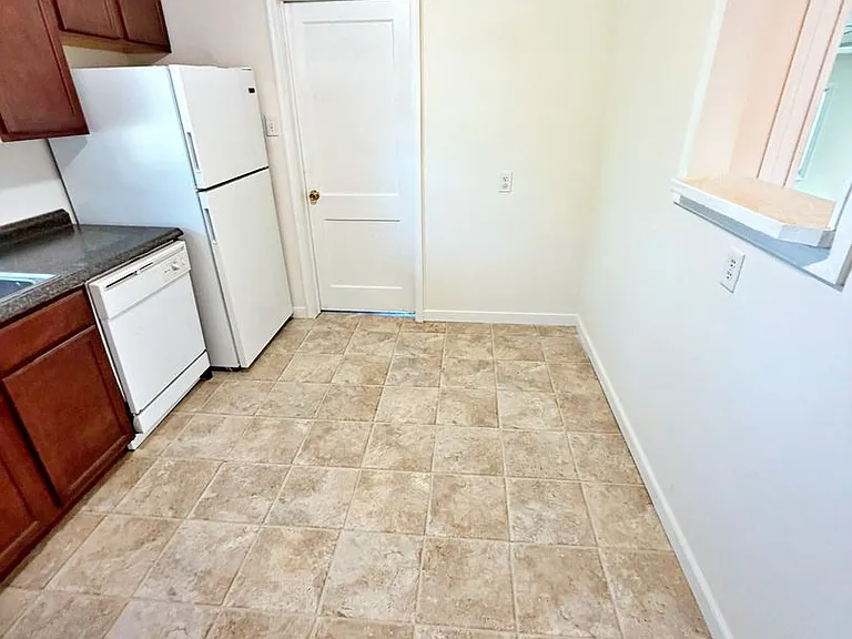4838 Stanley Dr — Photo 7