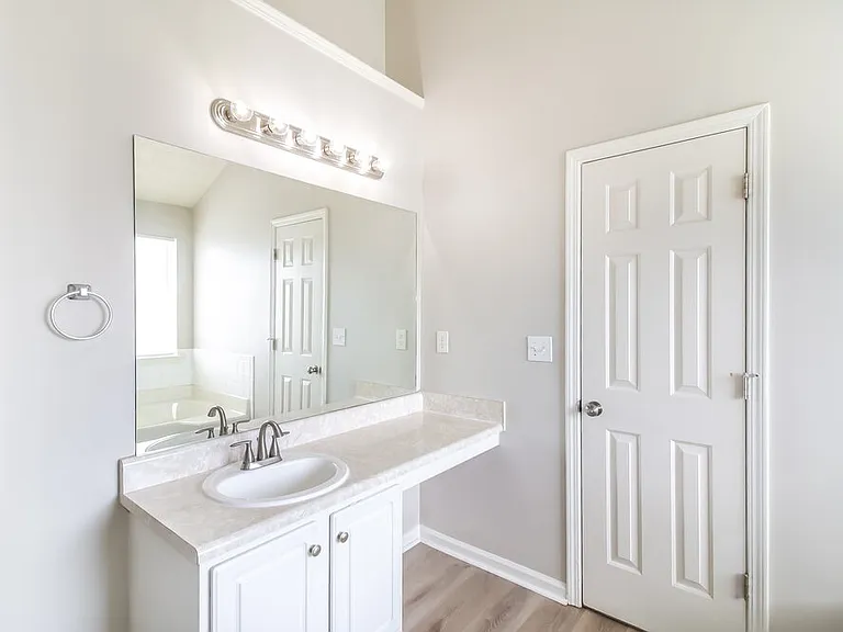650 Compton Ln — Photo 15