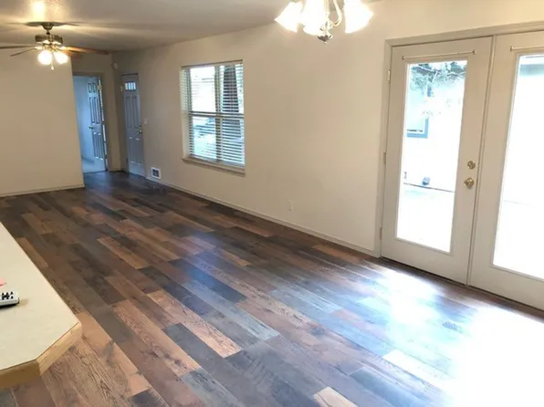 923 E Cascade Ave, Sisters, OR 97759