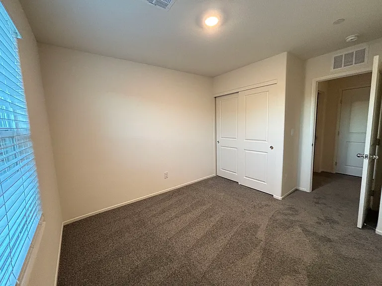4842 Currant Ridge Ave — Photo 4