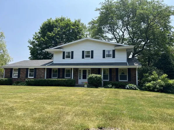 10321 West Upham AVENUE, Hales Corners, WI 53130